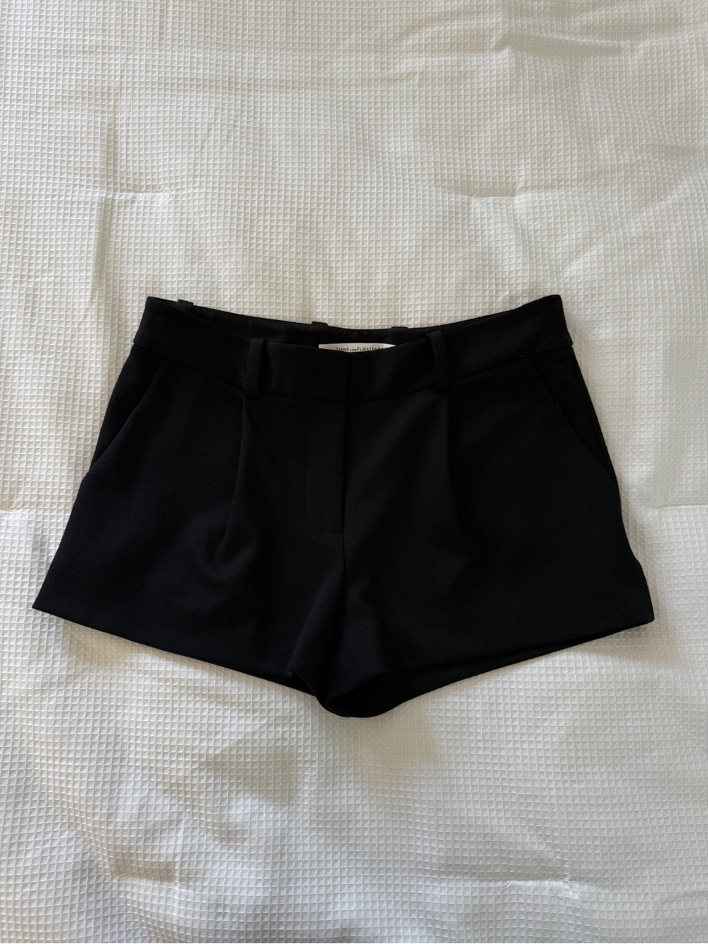 Diane Von Furstenberg Black High-Waist Tailored Dress Shorts Size 4